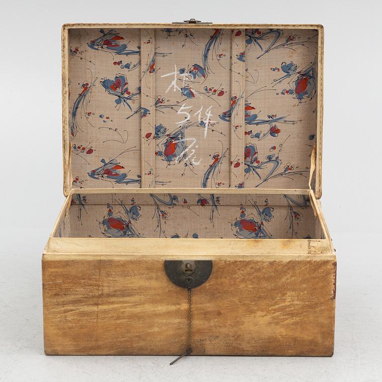 A Chinese chest, 1930's/40's.