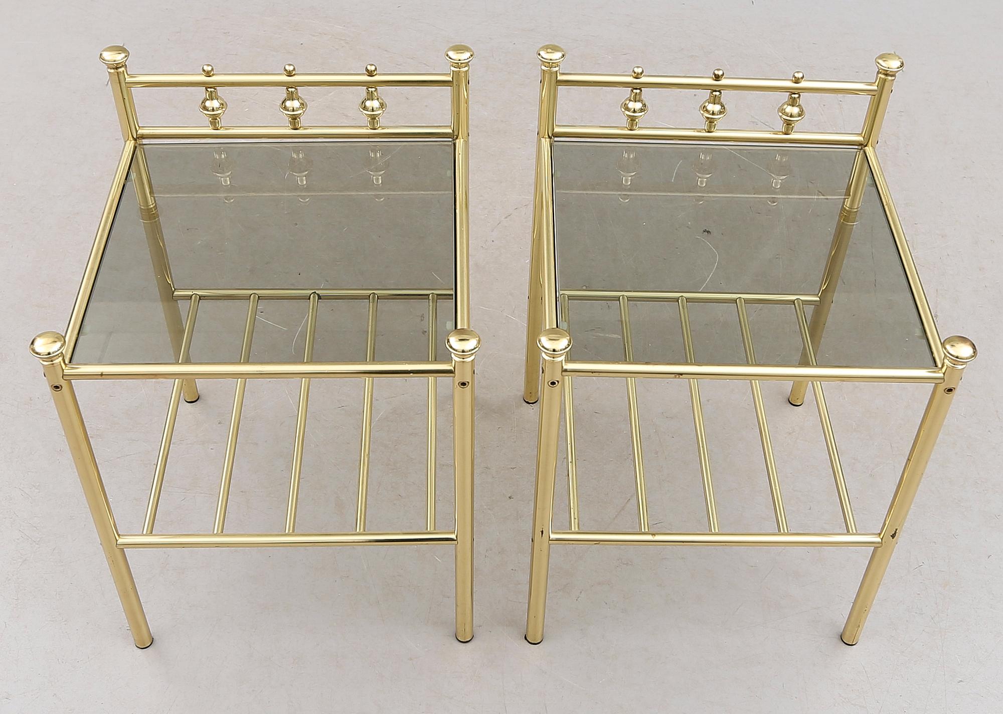 SÄNGBORD, 1 par, 1900-talets andra hälft.