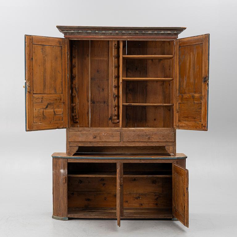 Skåp, allmoge, daterat 1818.