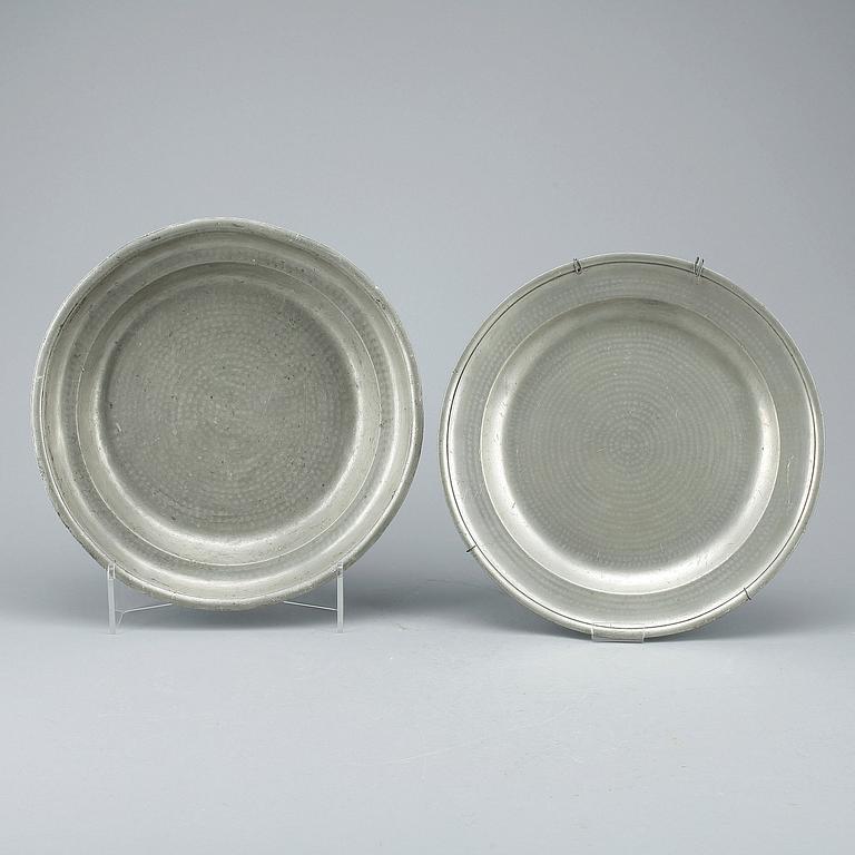 FAT, 2 st, tenn, otydliga mästarstämplar, 1800-tal.
