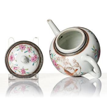 A famille rose tea pot with cover, Qing dynasty, Yongzheng (1723-35).