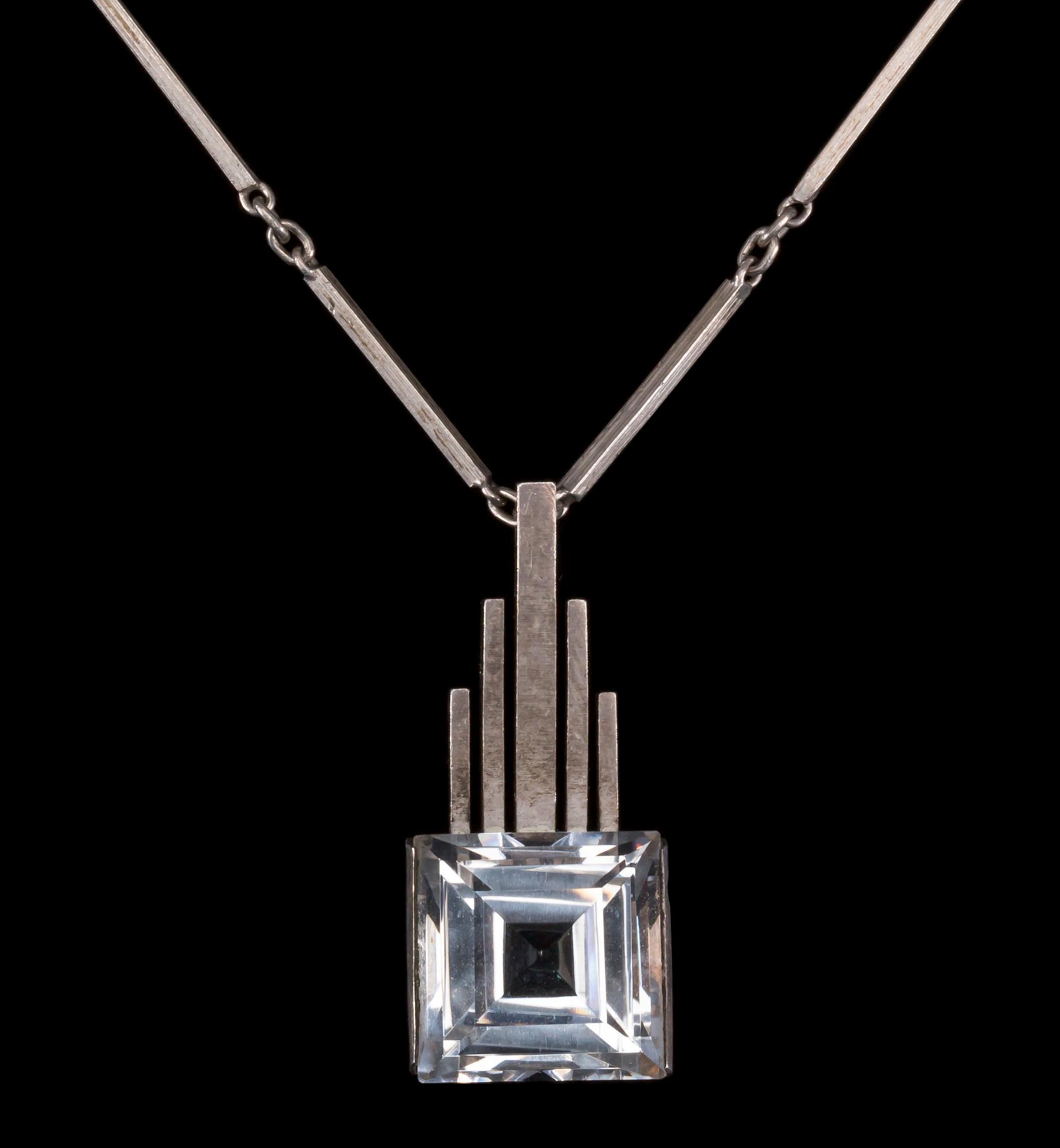 HALSSMYCKE, silver, Stigbert. Heribert Engelbert, Stockholm, 1944. Vikt ca 22 g.