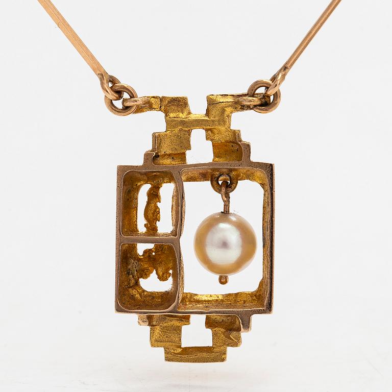 Björn Weckström, Halsband "Magisk pärla", 14K guld och odlad pärla.  Lapponia 1966.