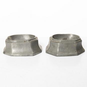Rokoko, A pair of Swedish pewter salt cellars, 18th century.