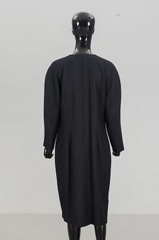 KLÄNNING, By Karl Lagerfeldt.