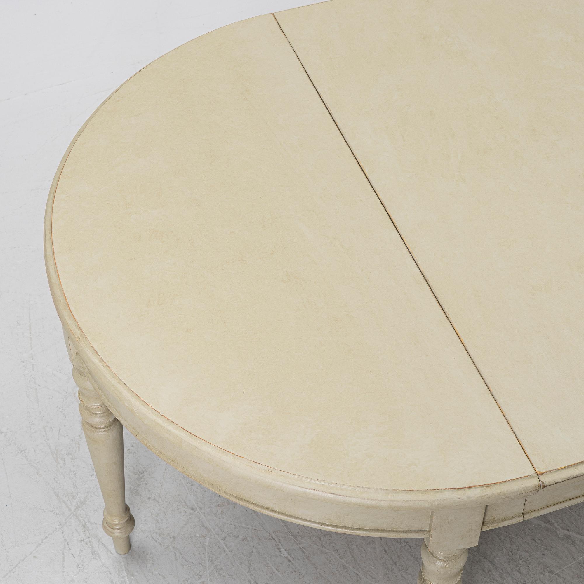 Dining table, 19th century.