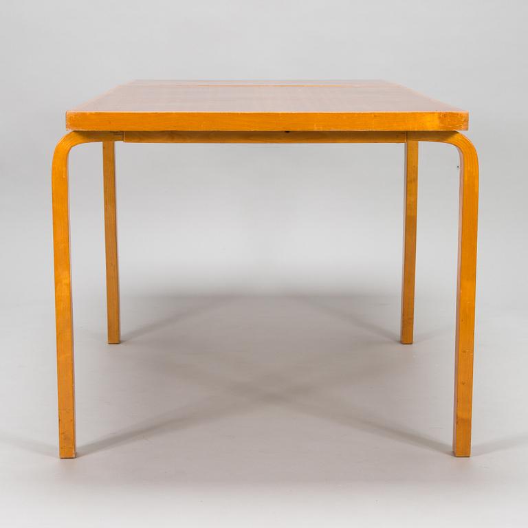 Alvar Aalto, a mid-20th-century 'DL82' dining table for O.Y. Huonekalu-ja Rakennustyötehdas A.B.