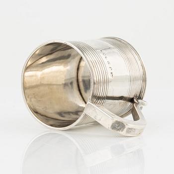 An English early 19th century silver mugg, unclear makers mark (possibly John Langland I), Newcastle 1800-1801.