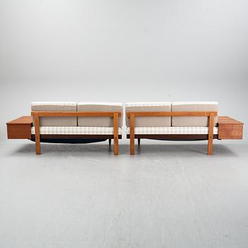 Haldor Vik och Ingmar Relling, ett par soffor / dagbäddar, 'Svane', Ekornes, Norge, 1960-tal.