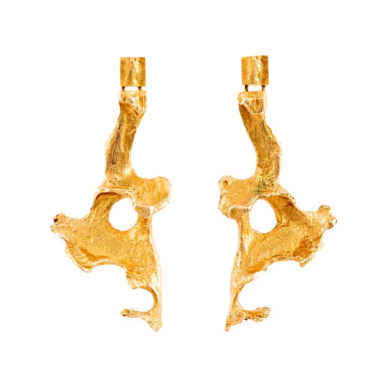 A pair of 18K gold earrings "Flamingo" Björn Weckström, Lapponia.