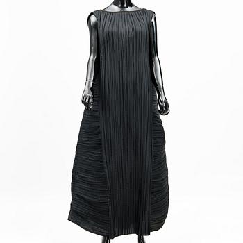 An Arrey Kono Long Dress, size M.