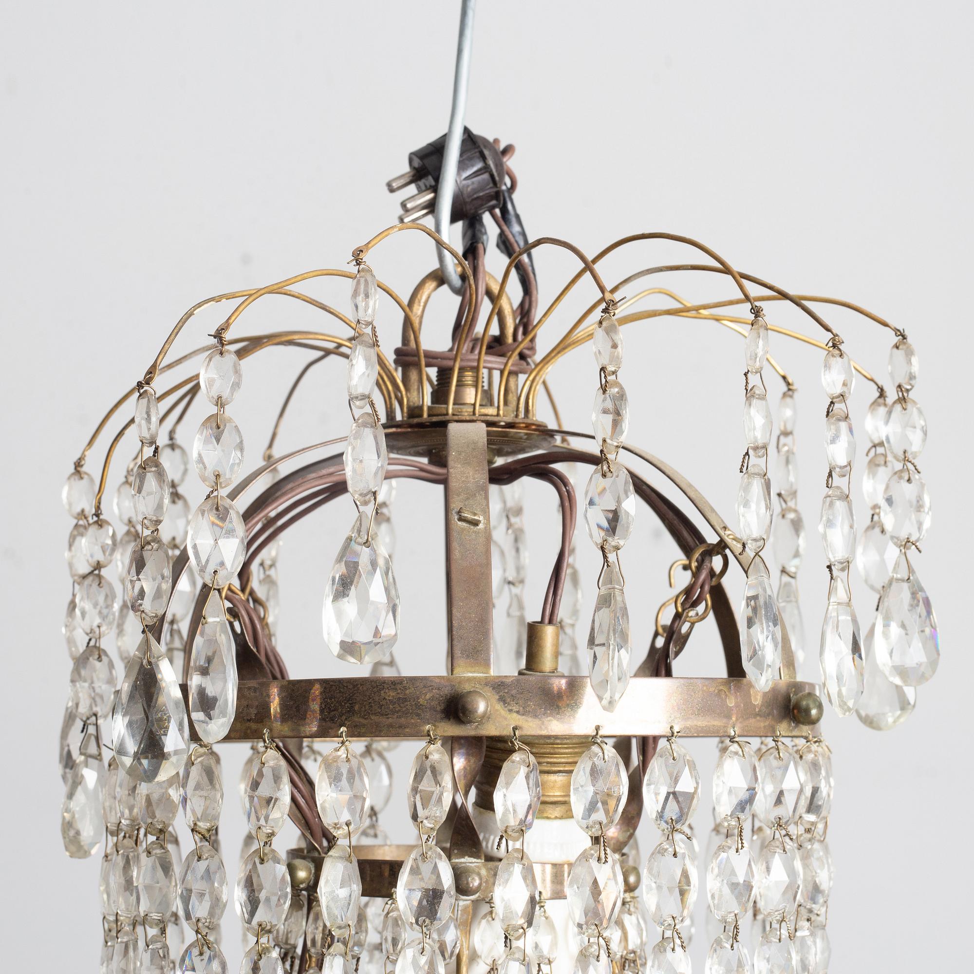 Chandelier, circa 1900, Gustavian style.