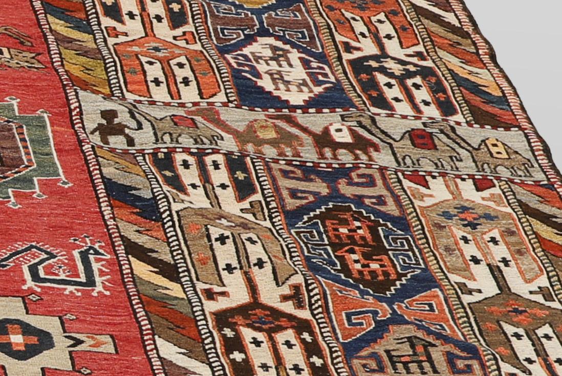 Semi-antique Kelim Sumak carpet, 296 x 203 cm.
