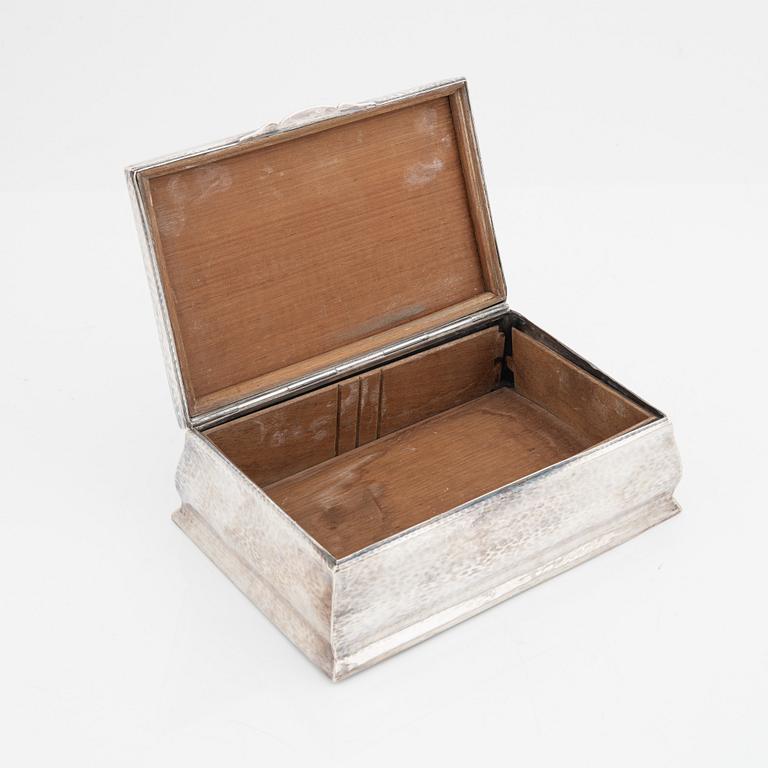 A Norwegian silver box, bearing the mark of David Andersen, Oslo, Norway, first half of the 20th Century.