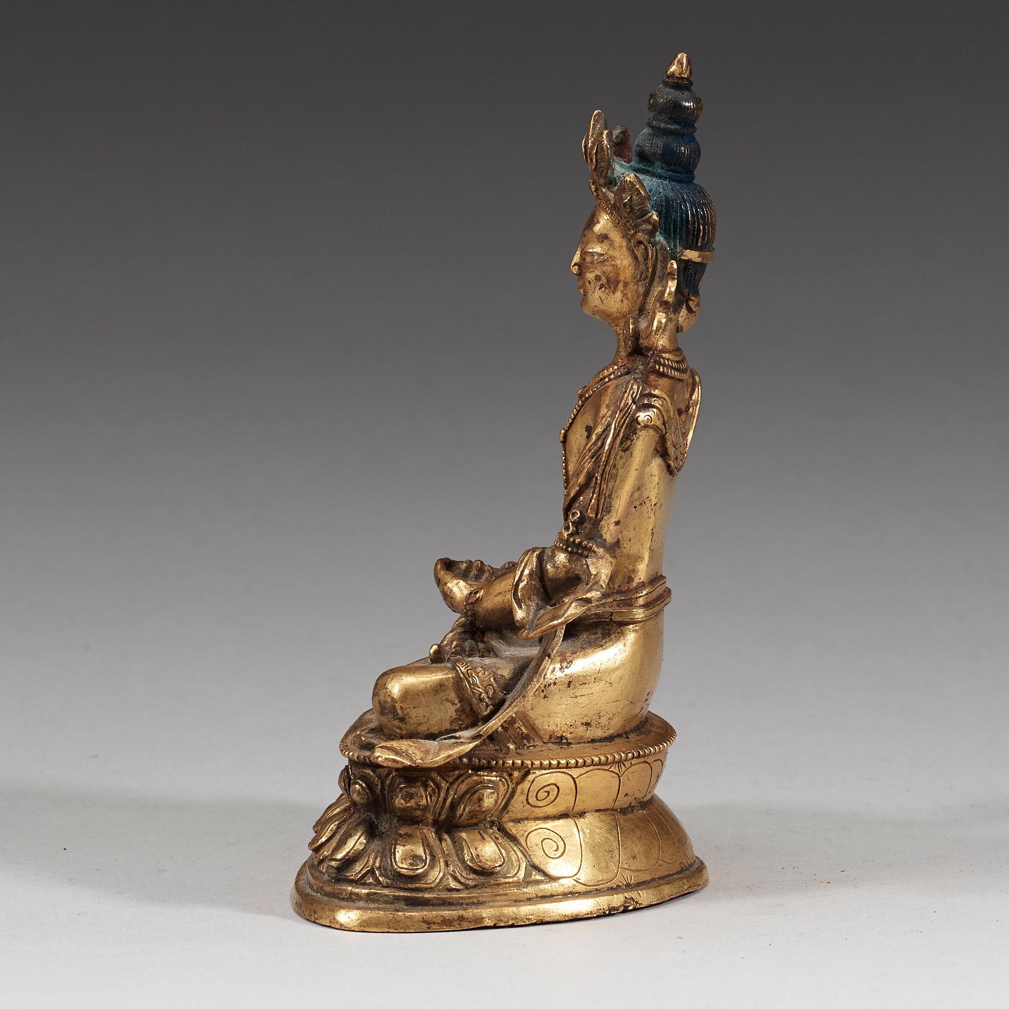 AMITAYUS, förgylld brons. Sinotibetansk, 1700-tal.