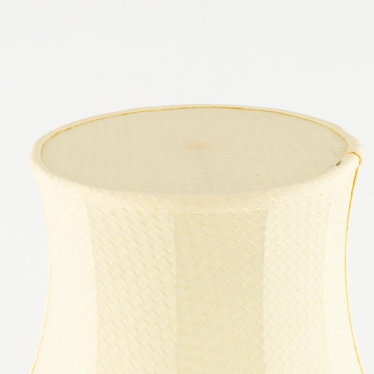 A porcelain table light, 20th Century.