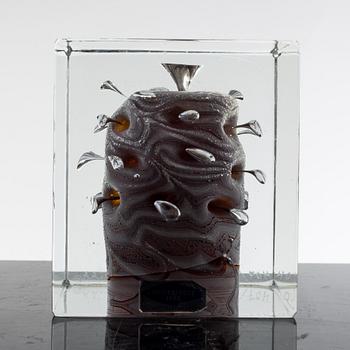 OIVA TOIKKA, AN ANNUAL CUBE, Signed Oiva Toikka, Nuutajärvi 1979, 407/1000.