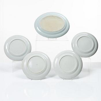 Four Chinese blue and white export porcelain plates and a serving dish, Qing dynasty, Jiaqing (1796-1820).