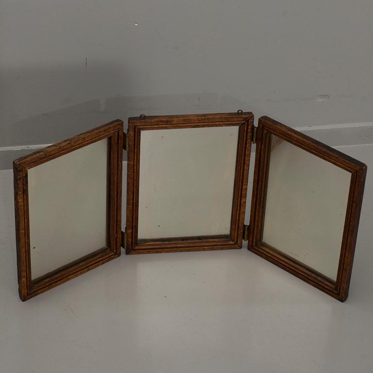 An app. 1900 mirror.