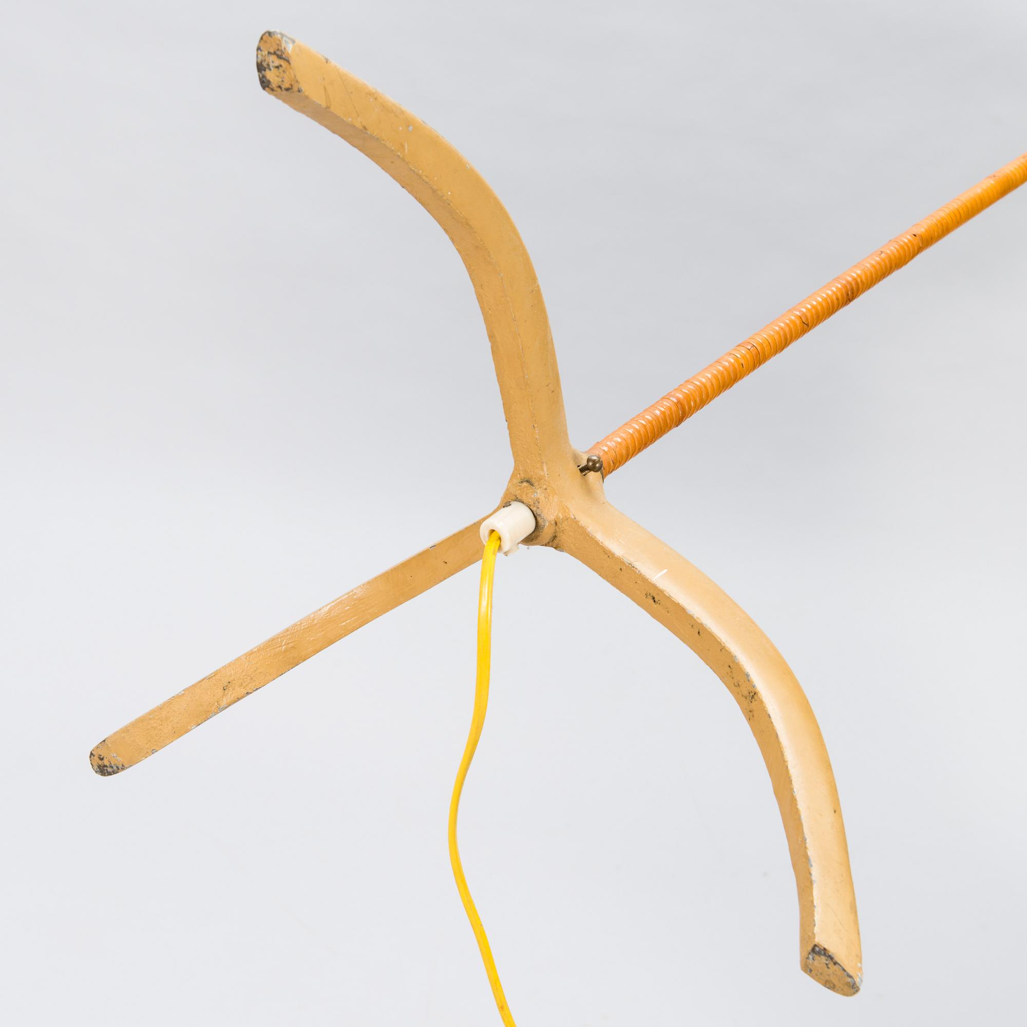 PAAVO TYNELL, lattiavalaisin, malli 9609, Taito Oy, 1900-luvun puoliväli.