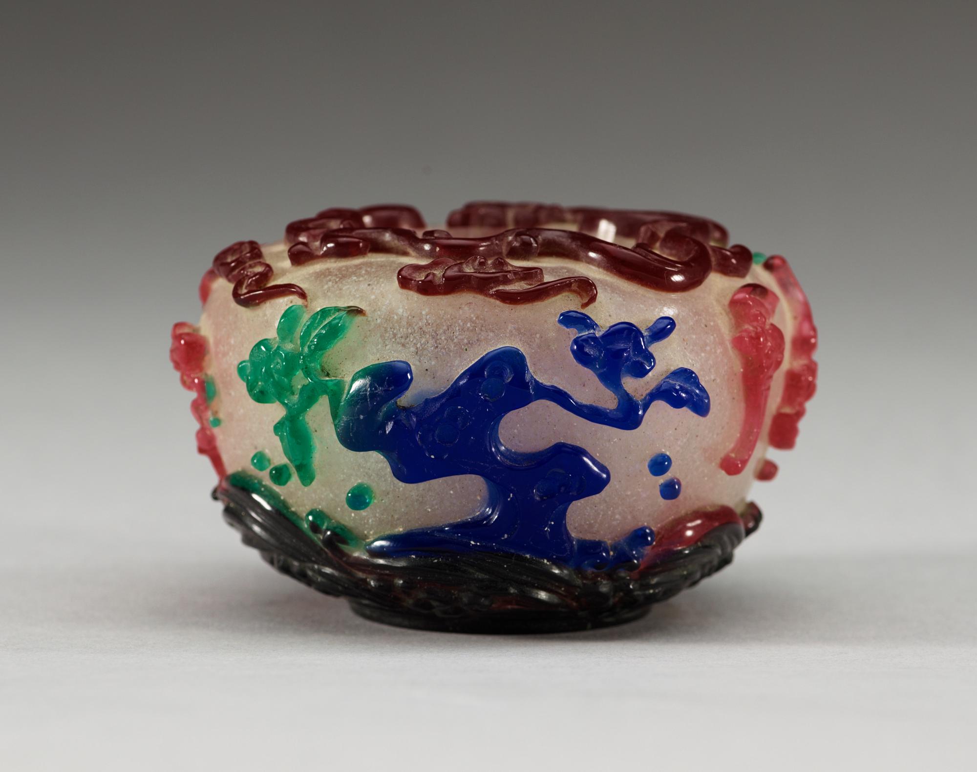 A four coloured Peking-glass brush washer pot, Qing dynasty with seal mark.