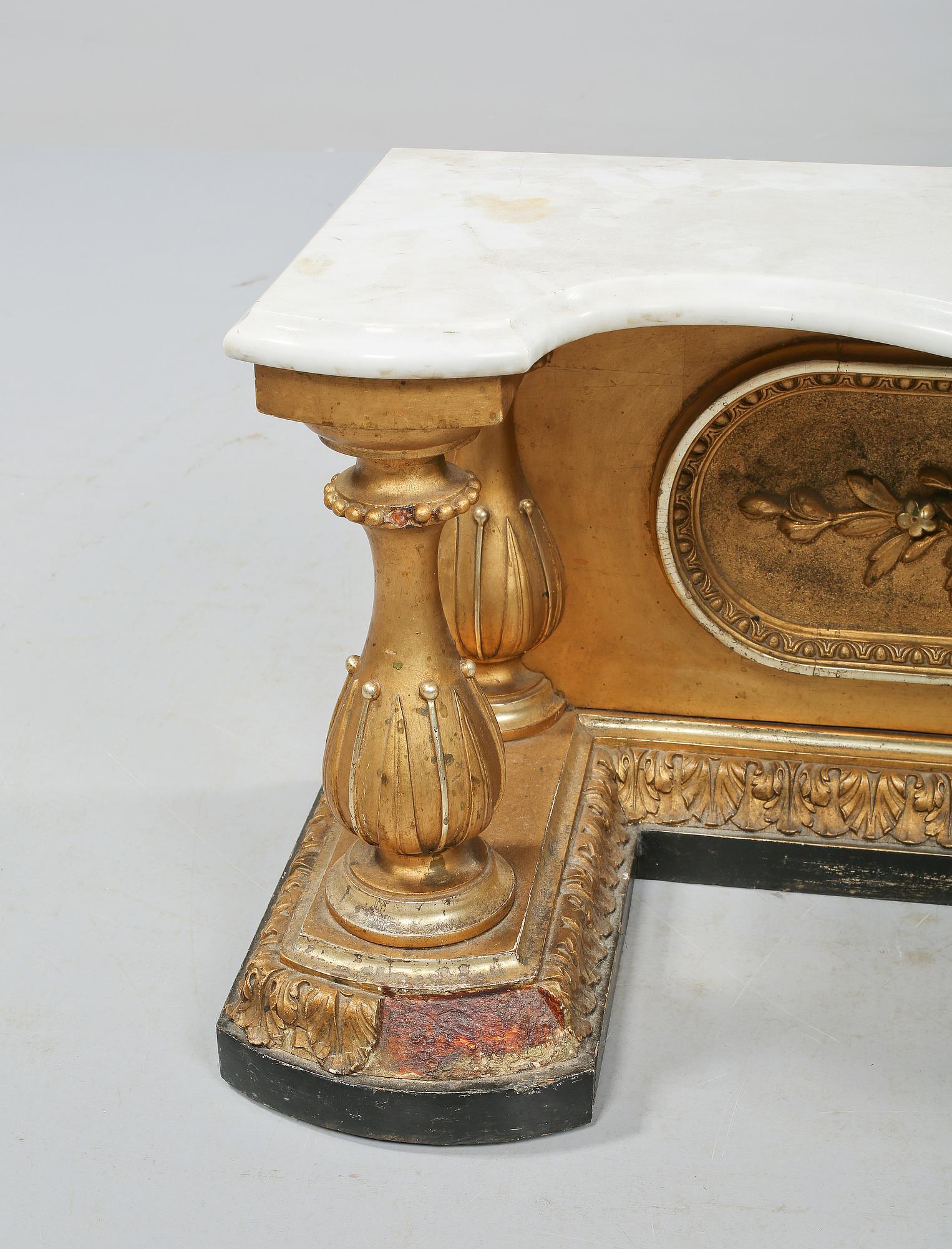 KONSOLBORD, 1800-talets slut.