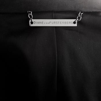 SKINNJACKA, Diana von Furstenberg, storlek 6.