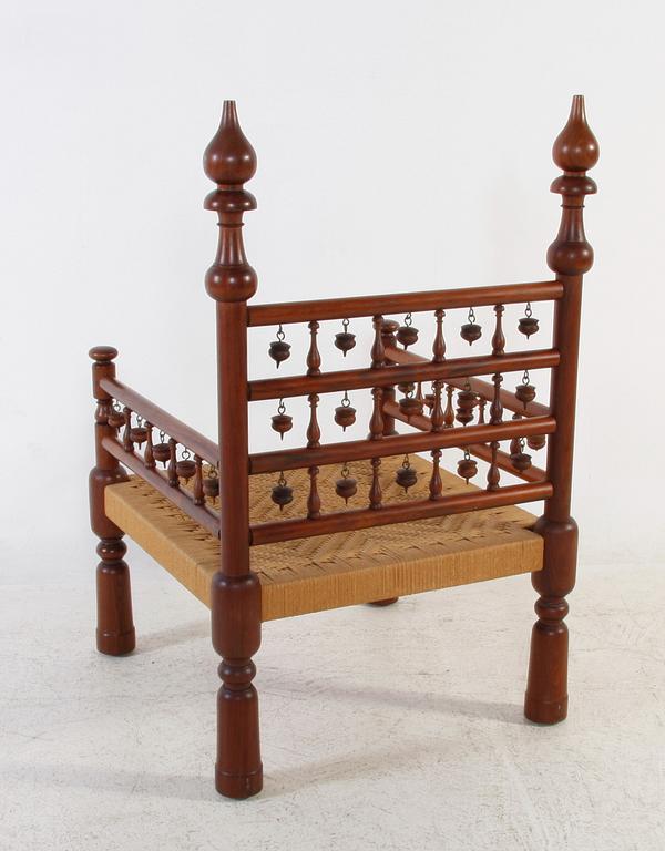 FÅTÖLJ, teak, Nigeria, 1900-talets senare hälft.