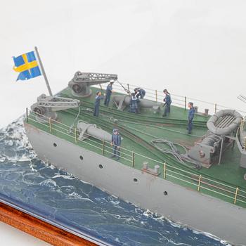 Fartygsmodell, svensk, minsveparen "HMS Ulvön", byggd av Ingvar Lyckhammar.