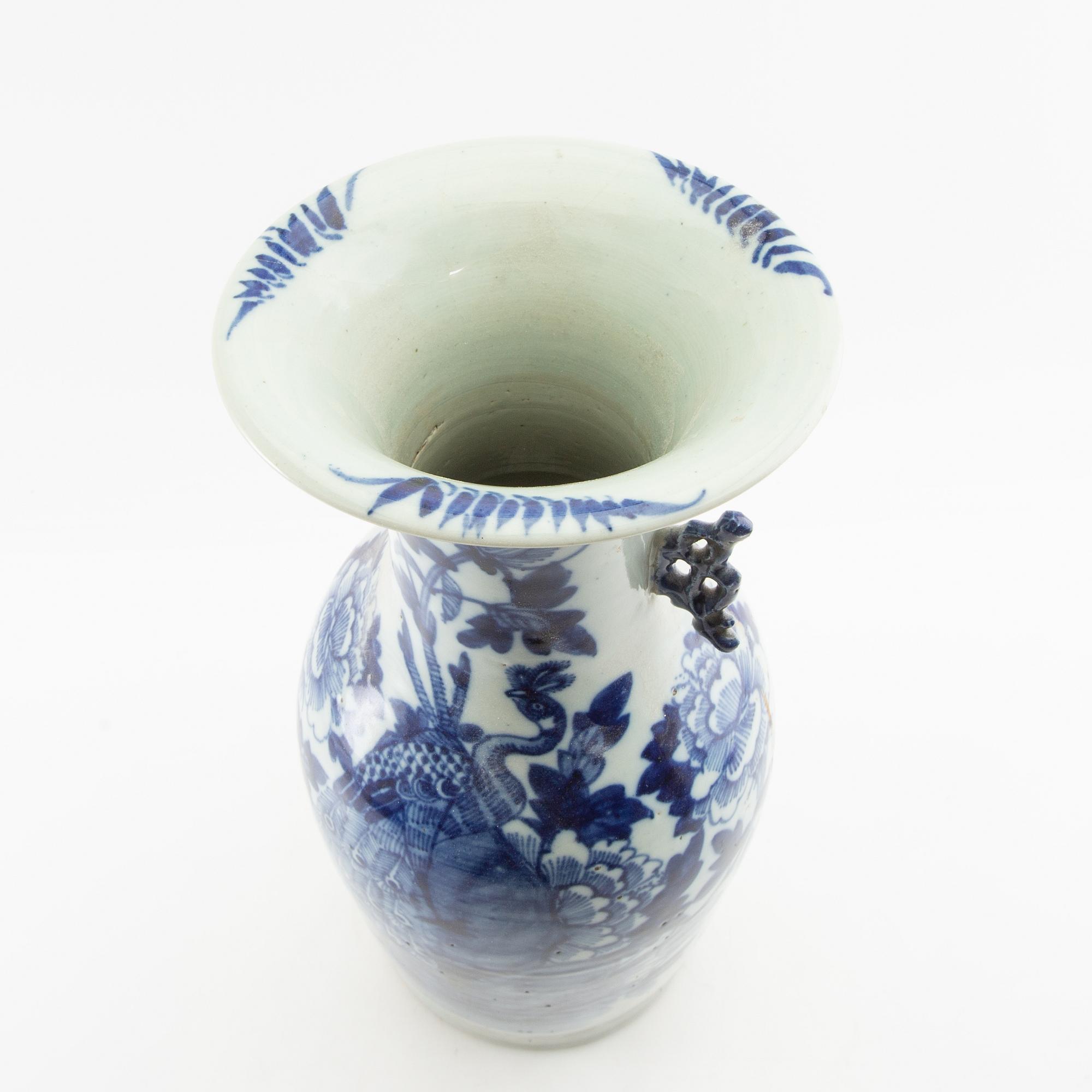 Vases 2 pcs China 20th century porcelain.