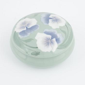 Algot Erikson, an Art Nouveau porcelain lidded box, Rörstrand, early 20th Century.