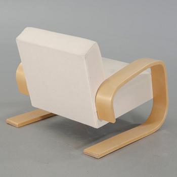 A model 400 "Tank" chair designed by Alvar Aalto, Artek, 2004.