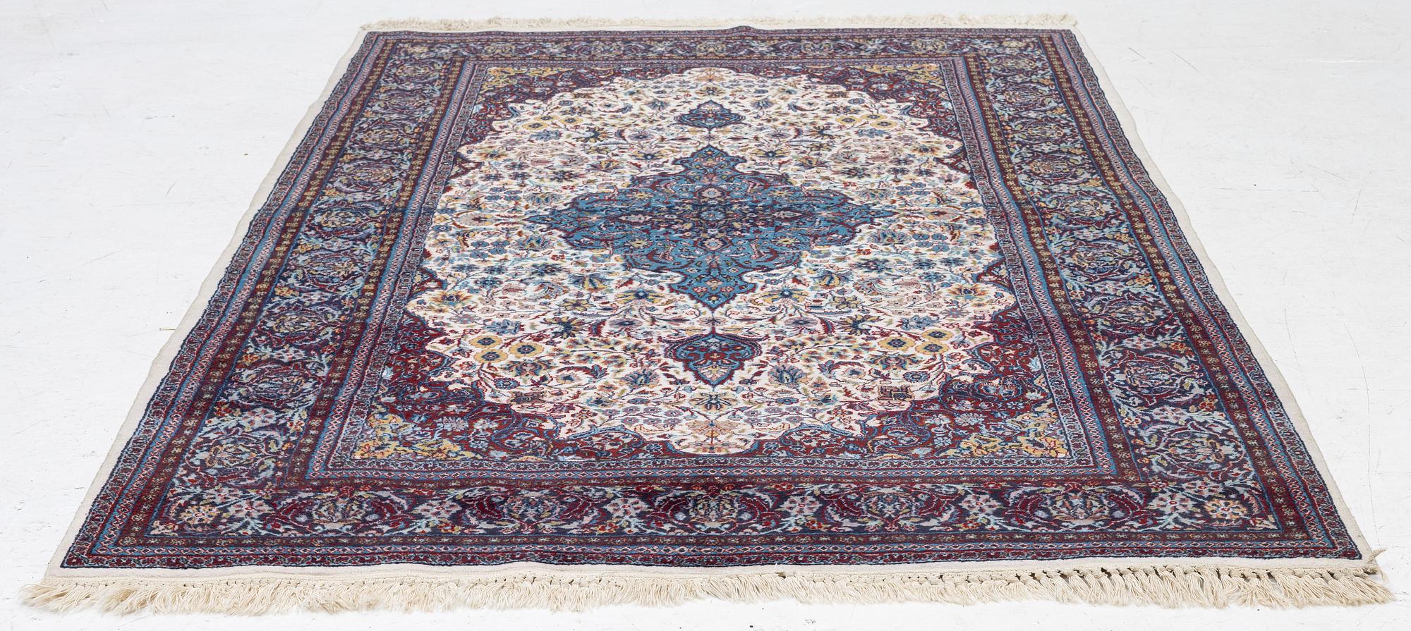 Carpet, Isfahan, 200 x 125 cm.