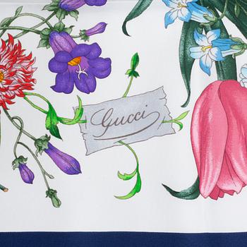 Gucci, a 'Flora' twill silk scarf.