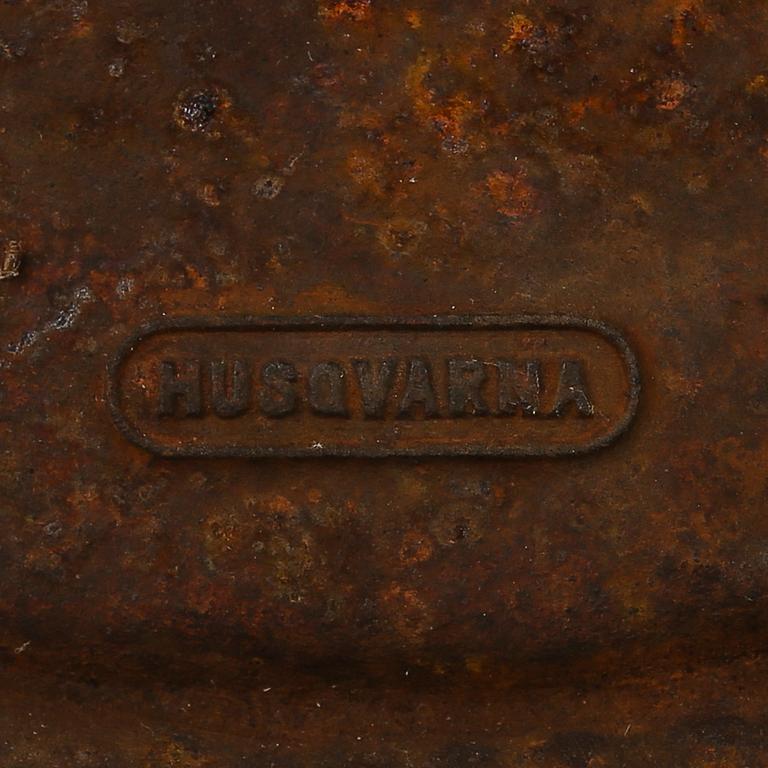 VÄGGSKÖLDAR, 1 par, gjutjärn, 1800-talets andra hälft.