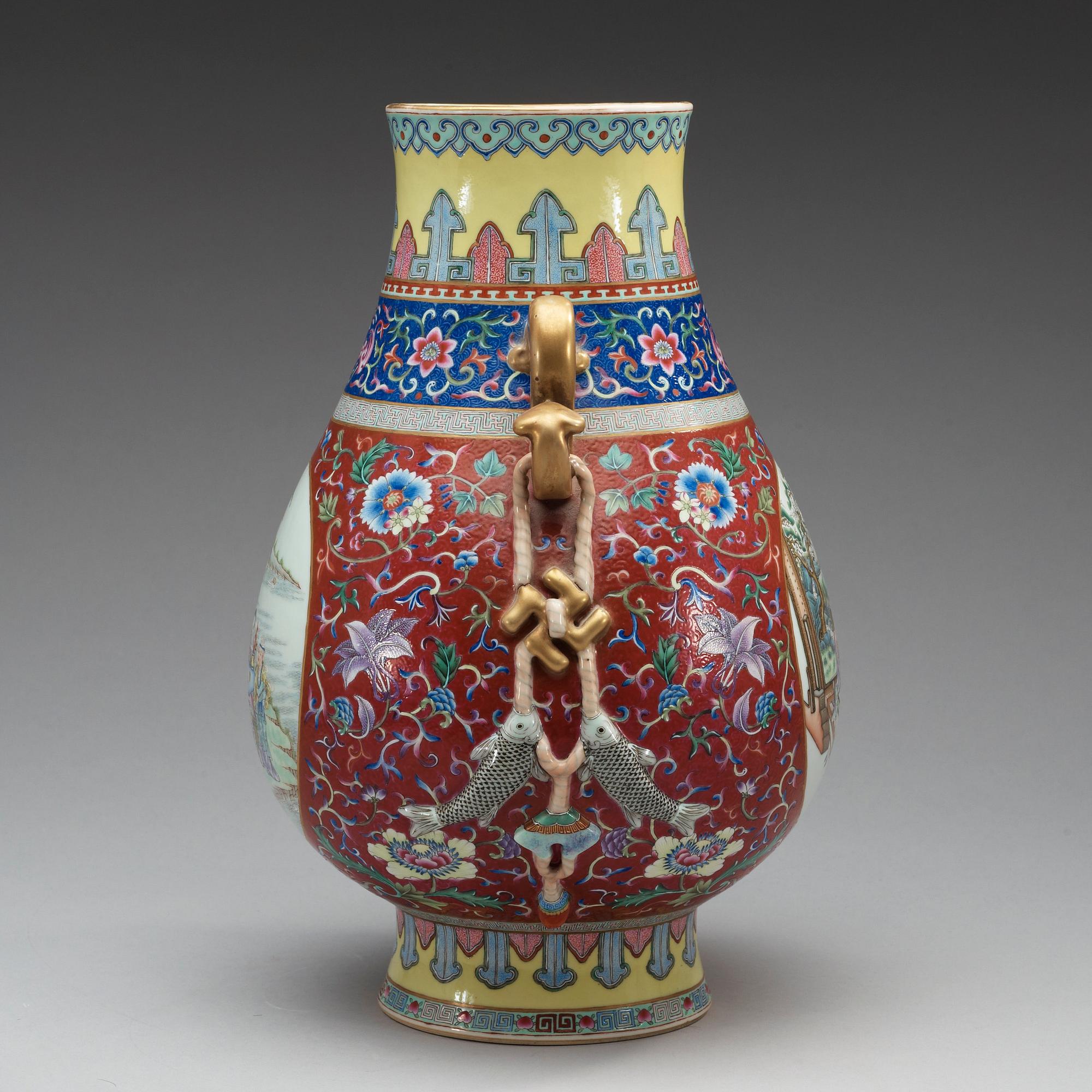 VAS, porslin. Kina, 1900-tal, med Jiaqing sigillmärke.