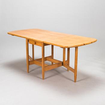 Eero Aarnio, pöytä ja tuoleja, 6 kpl, "Pirtti", Laukaan puu, 1900-luvun loppu.