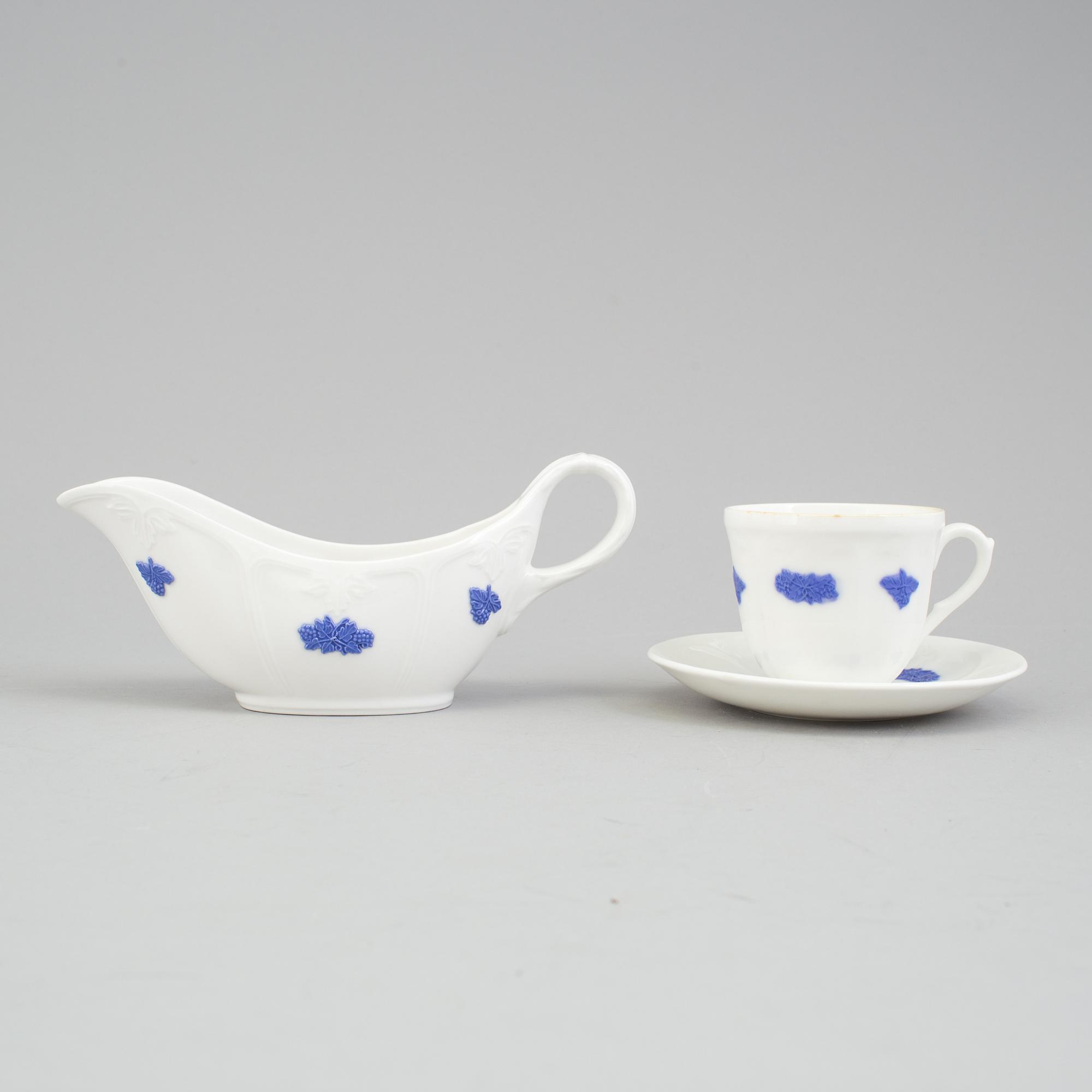 MAT- OCH KAFFESERVIS, 54 delar, benporslin, "Blå Blom", Old Gustavsberg, 1970/80-tal.