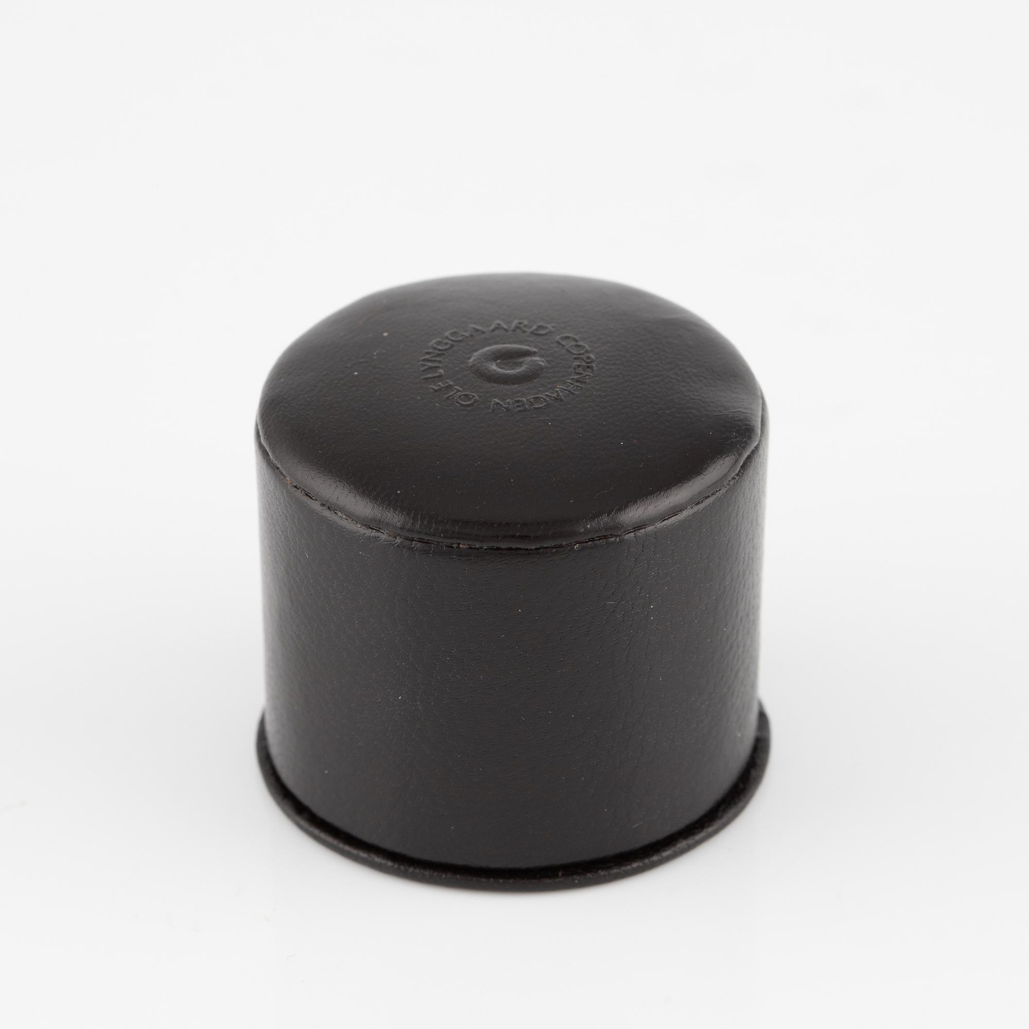 Ole Lynggaard, ring, "Nature", 18K gold with brilliant-cut diamonds.