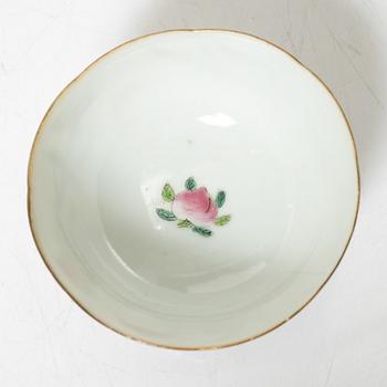 A set of nine Chinese porcelain pieces, 19th Century.