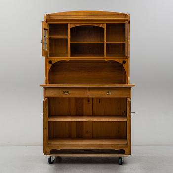 An early 20th century cabinet.