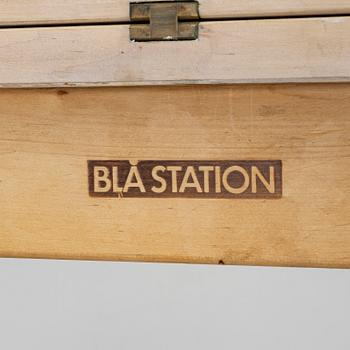 Börge Lindau, bord, "Simsalabim", Blå Station, 1990-tal.