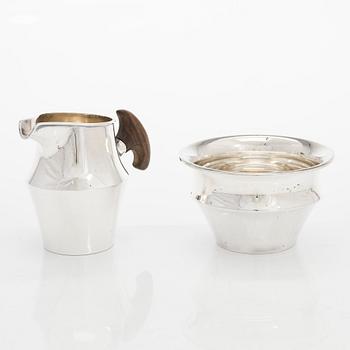 Tapio Wirkkala, A silver cream jug and sugar bowl, 'TW 176', Kultakeskus, Hämeenlinna 1965.