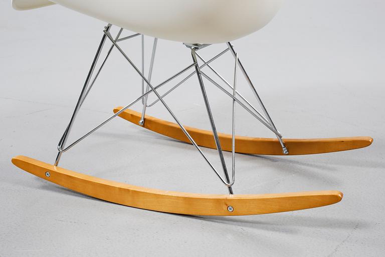 GUNGSTOL, "Rar", Charles & Ray Eames, Vitra, 2000-tal.