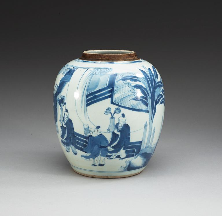 A blue and white jar, Qing dynasty, Kangxi (1662-1722).