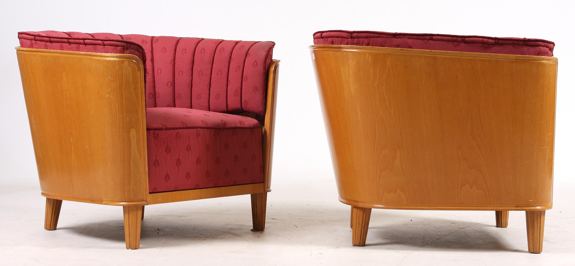 FÅTÖLJER, ett par samt BORD, 1940-tal.