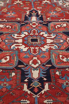 A CARPET, an antique Heriz, ca 360,5 x 282,5 cm.