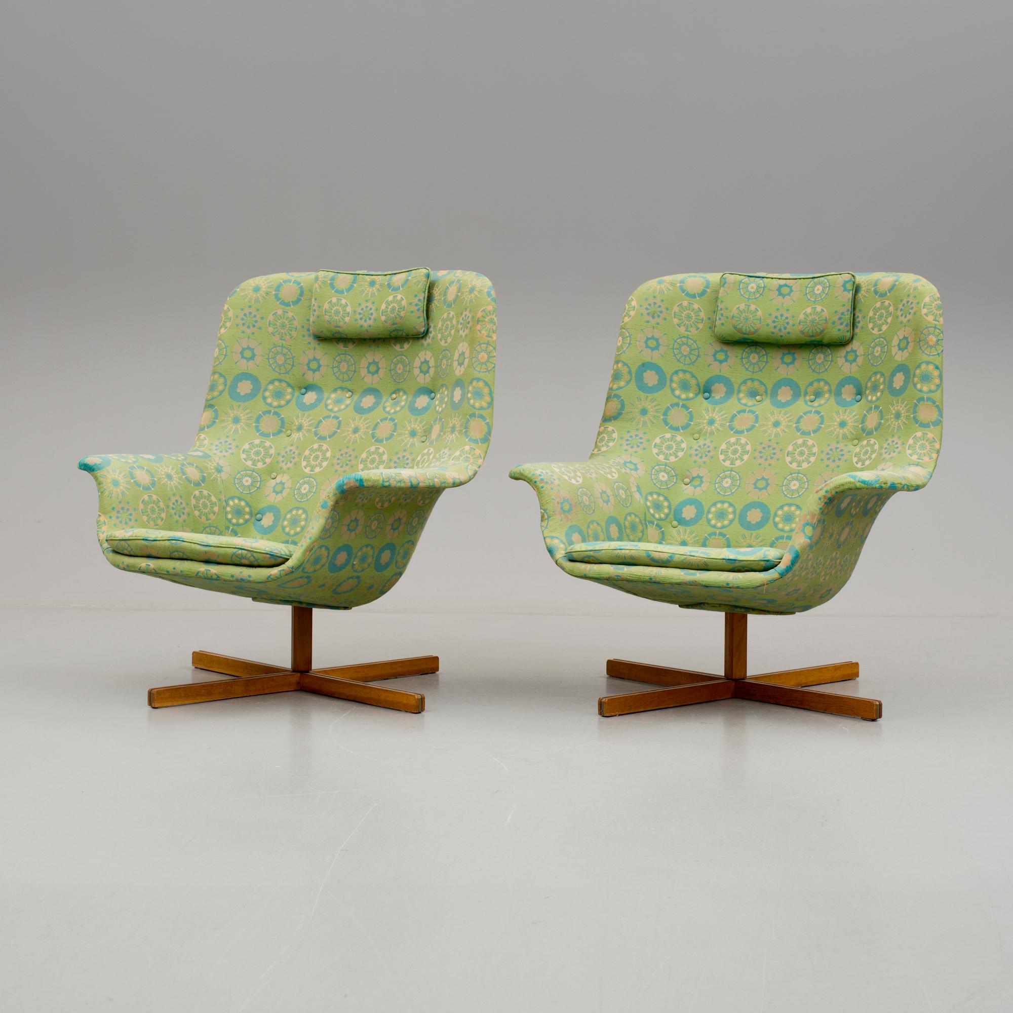 FÅTÖLJER, ett par, 1960-tal.