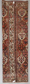 SEMI-ANTIQUE BAKHTIARI. ca 295x215 cm.