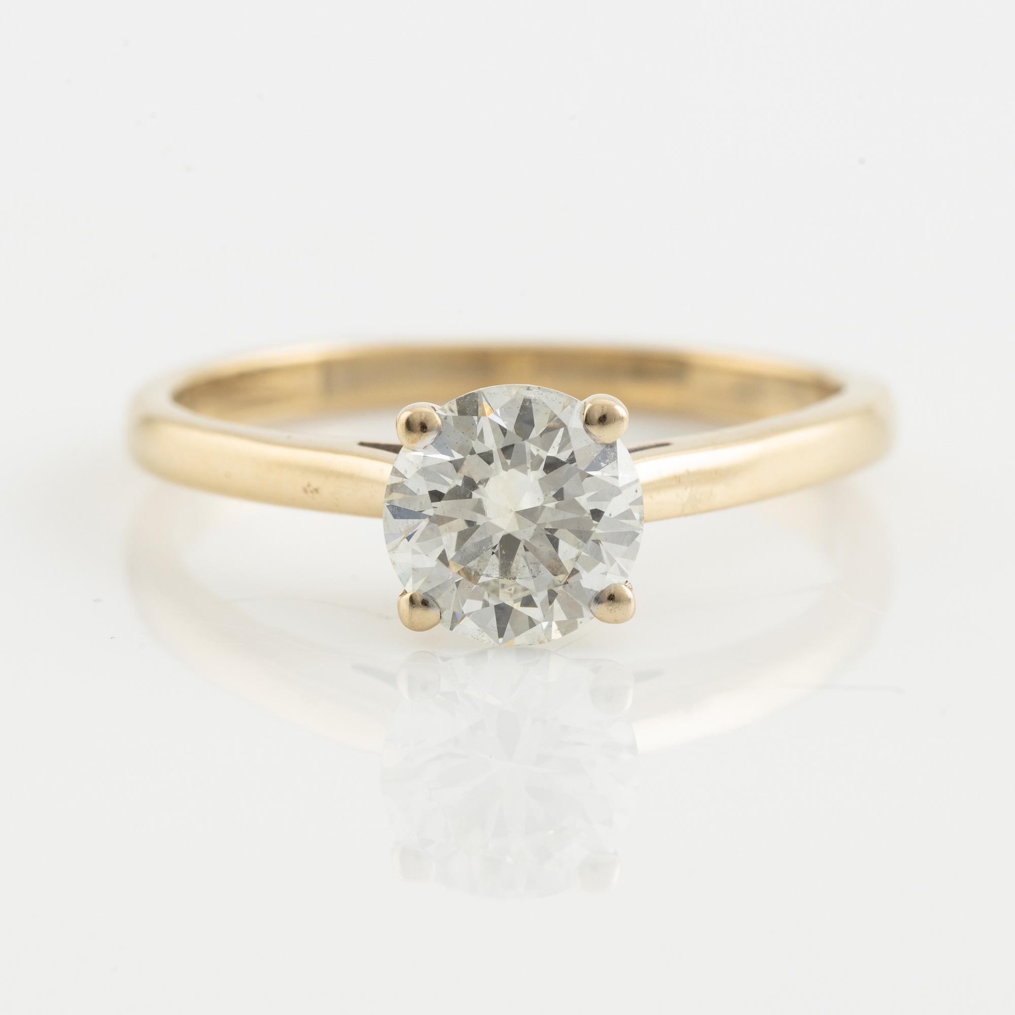 Brilliant cut diamond solitaire ring.